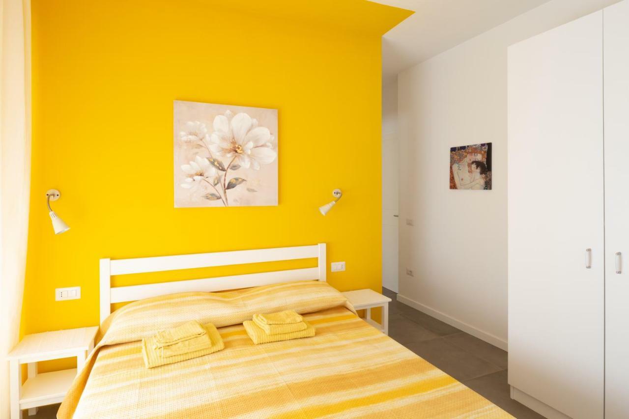 Castelvi Rooms Cagliari Bagian luar foto